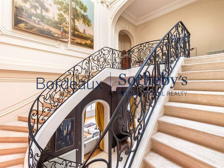 Maison Bordeaux - 9 chambres - 768m²