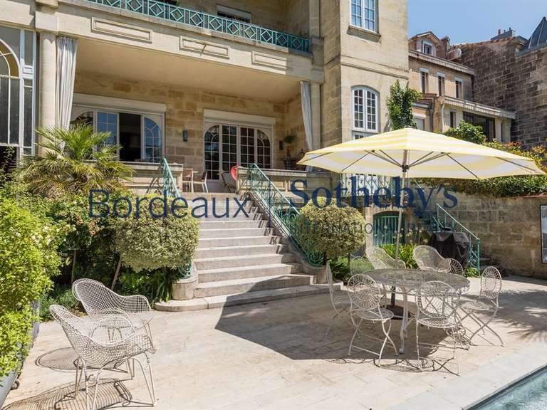 Maison Bordeaux - 9 chambres - 768m²