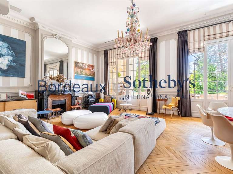 Maison Bordeaux - 9 chambres - 768m²