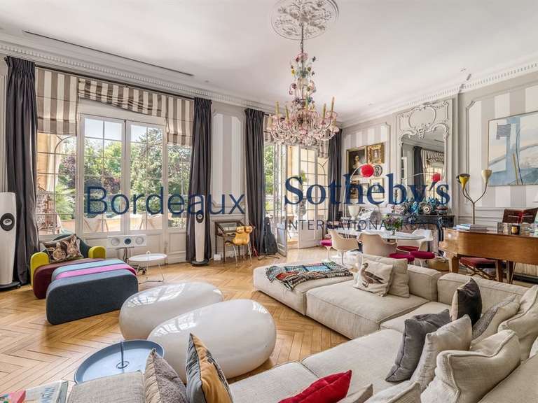 Maison Bordeaux - 9 chambres - 768m²