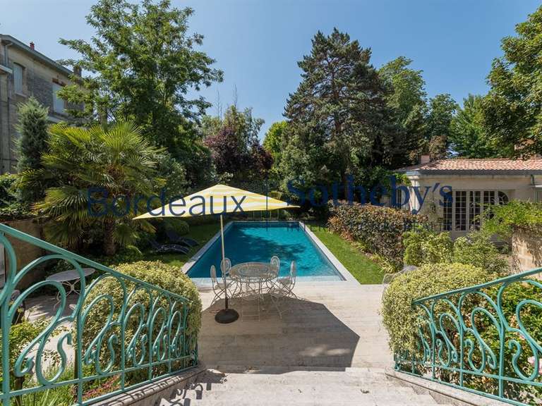 Maison Bordeaux - 9 chambres - 768m²