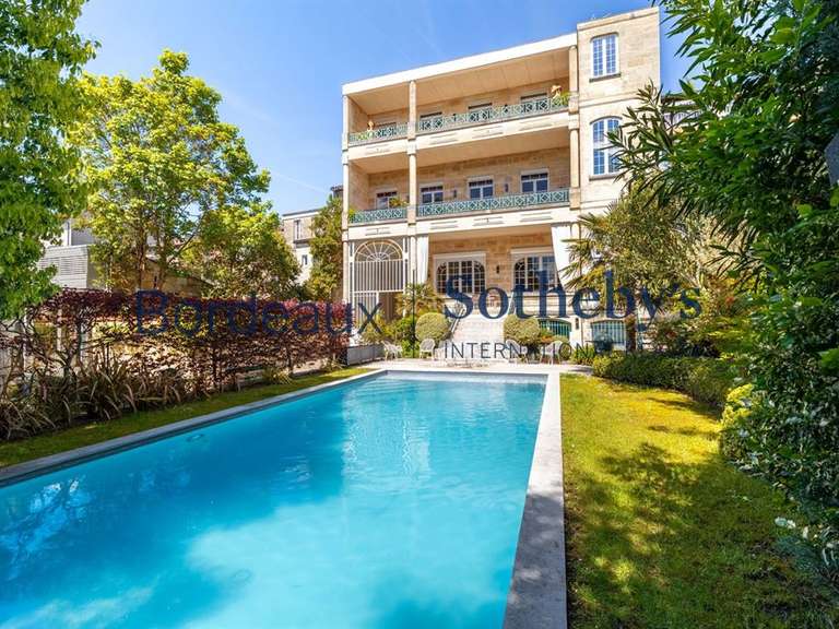 Maison Bordeaux - 9 chambres - 768m²