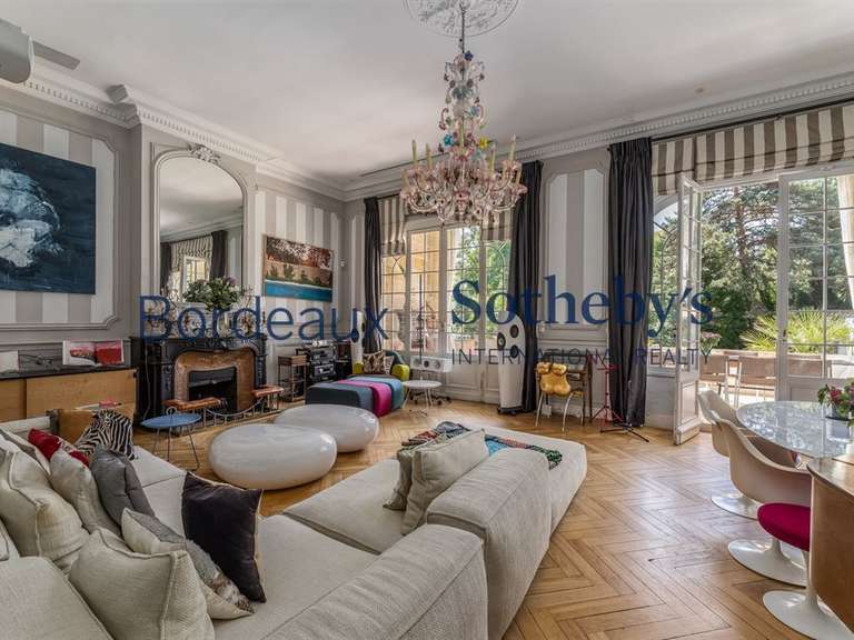 Maison Bordeaux - 9 chambres - 768m²