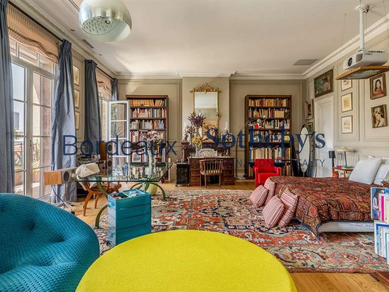 Maison Bordeaux - 9 chambres - 768m²