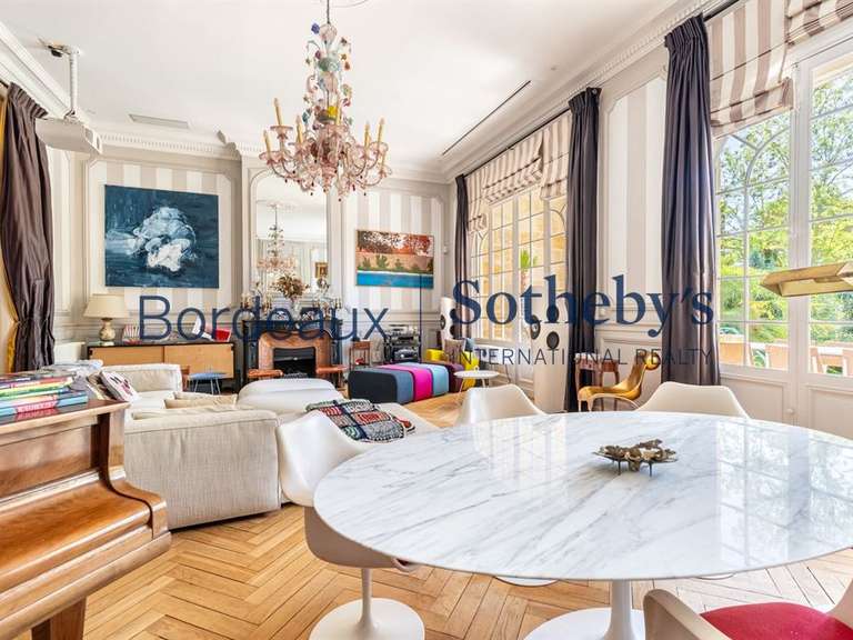 Maison Bordeaux - 9 chambres - 768m²