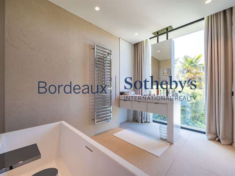 House Bordeaux - 5 bedrooms - 400m²