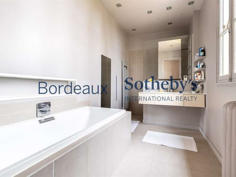 House Bordeaux - 5 bedrooms - 370m²