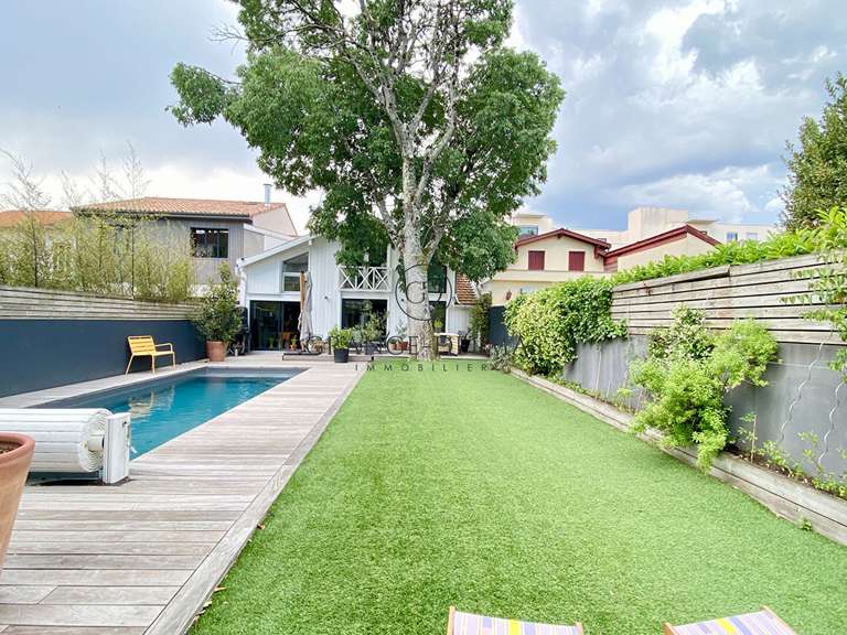 Maison Bordeaux - 6 chambres - 221m²