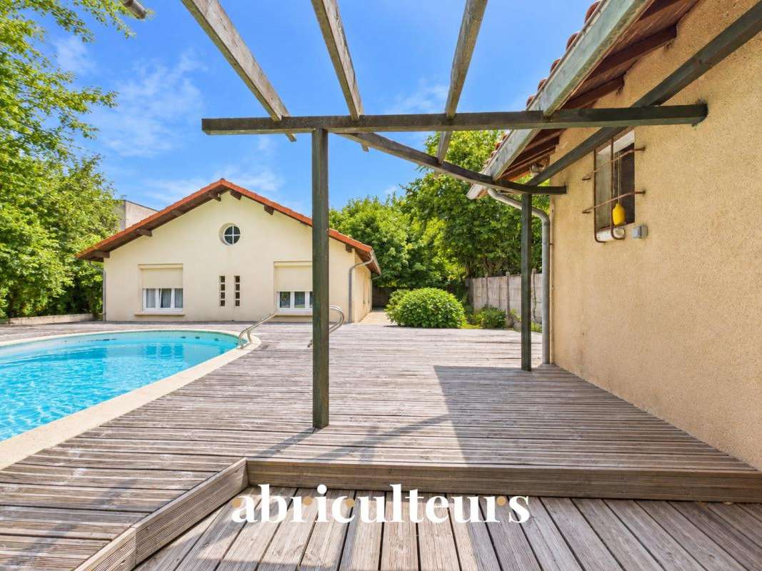 House Bordeaux