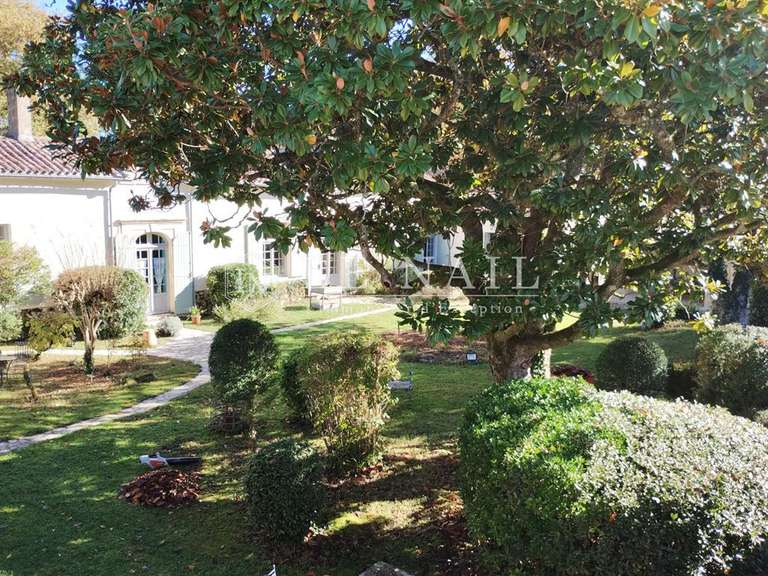 Propriété Bordeaux - 14 chambres - 600m²