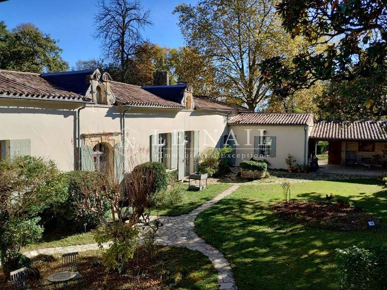 Propriété Bordeaux - 14 chambres - 600m²