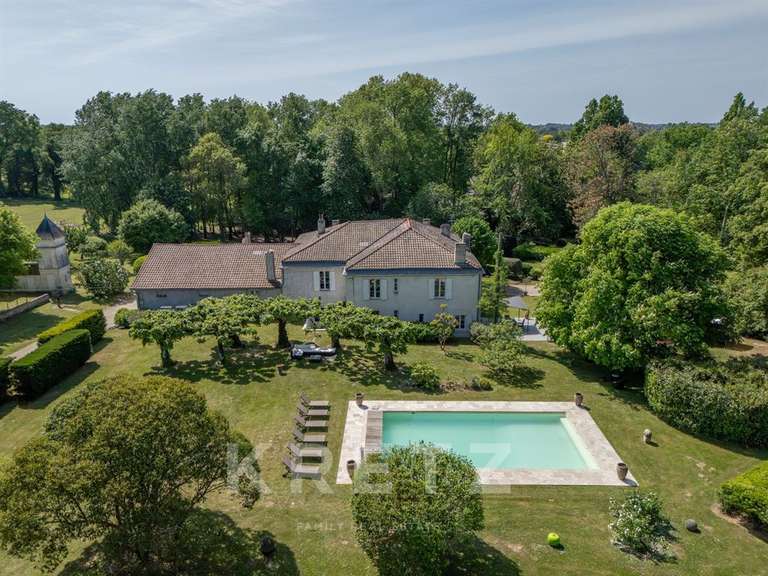 Propriété Bordeaux - 6 chambres - 804m²