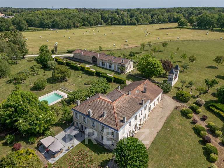 Propriété Bordeaux - 6 chambres - 804m²