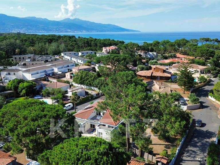 Maison Borgo - 5 chambres - 242m²