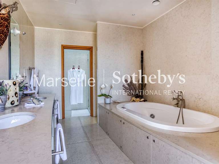 Maison avec Vue sur mer Bormes-les-Mimosas - 9 chambres - 1000m²