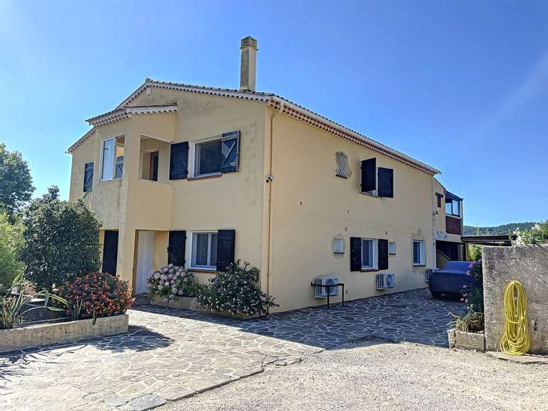 Maison Bormes-les-Mimosas - 6 chambres - 215m²