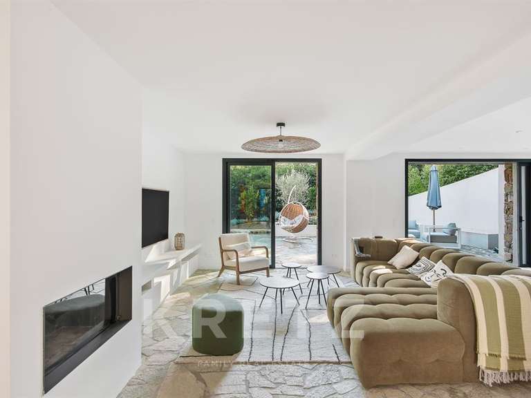 House Bormes-les-Mimosas - 6 bedrooms - 247m²