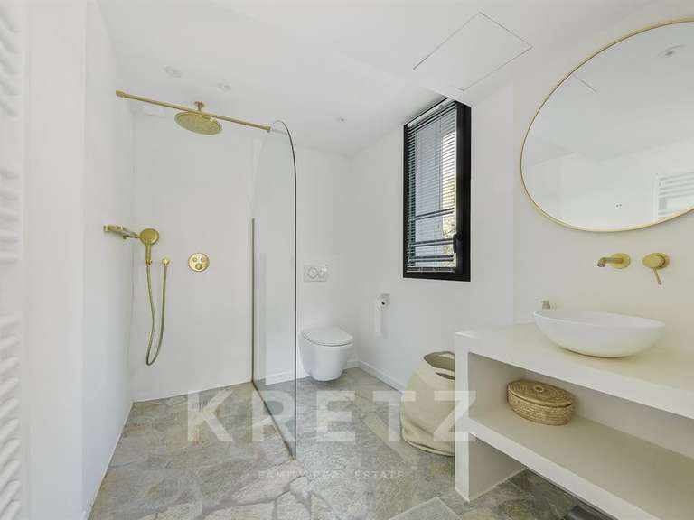 House Bormes-les-Mimosas - 6 bedrooms - 247m²