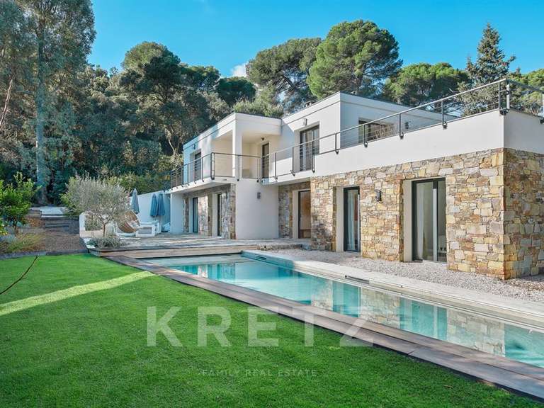 House Bormes-les-Mimosas - 6 bedrooms - 247m²