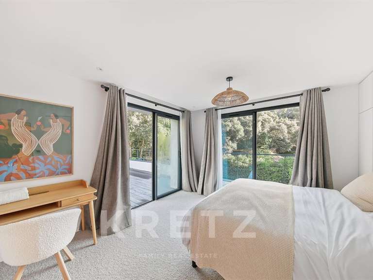 House Bormes-les-Mimosas - 6 bedrooms - 247m²