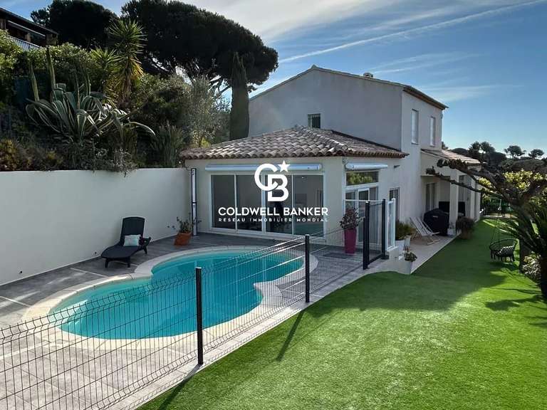 Maison Bormes-les-Mimosas - 4 chambres - 147m²