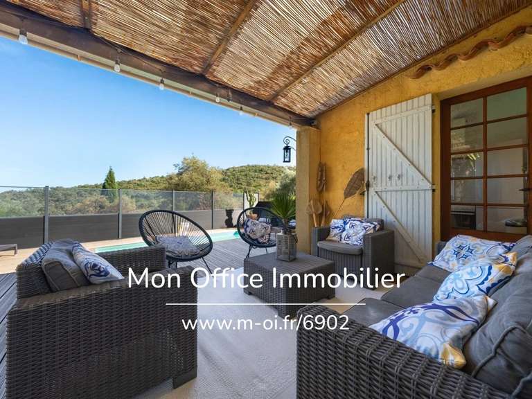 House Bormes-les-Mimosas - 4 bedrooms - 138m²