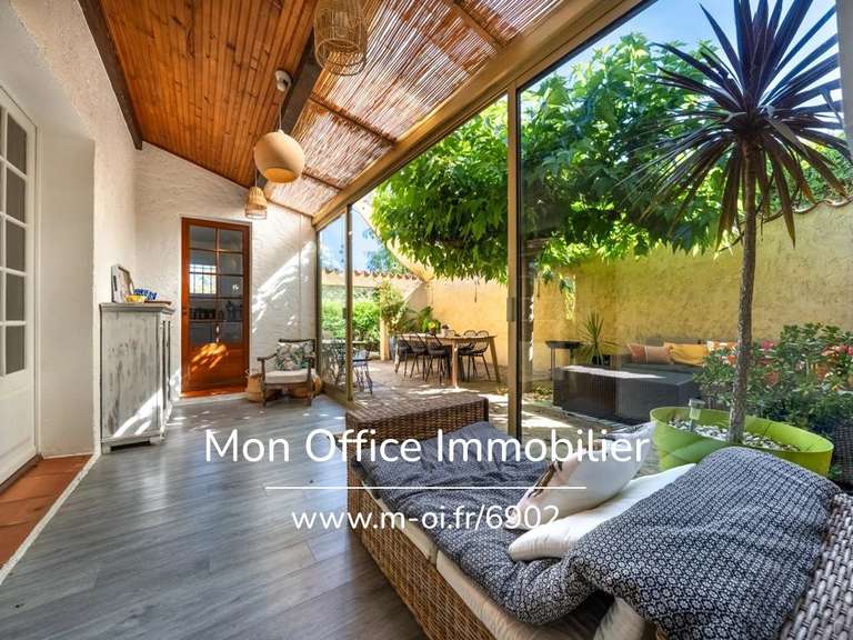 House Bormes-les-Mimosas - 4 bedrooms - 138m²