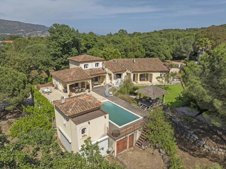 Villa Bormes-les-Mimosas - 5 bedrooms - 325m²