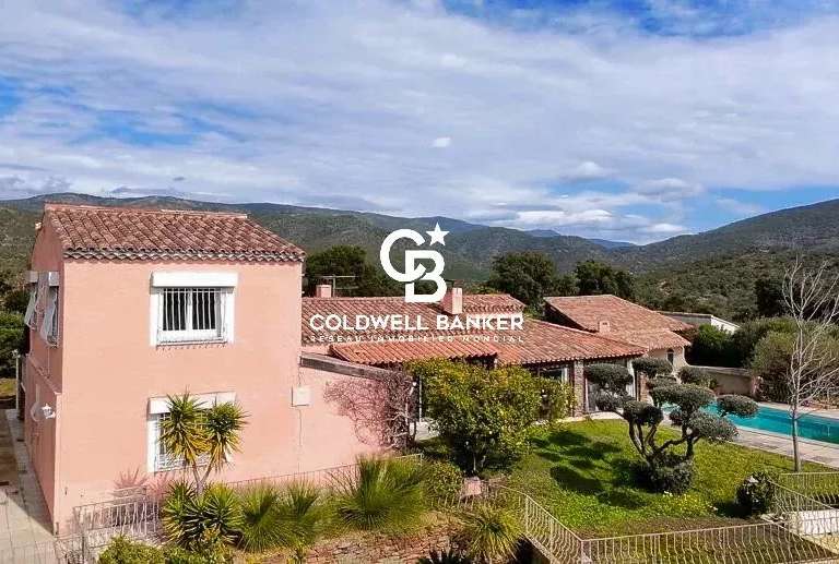 Villa Bormes-les-Mimosas - 4 chambres - 203m²