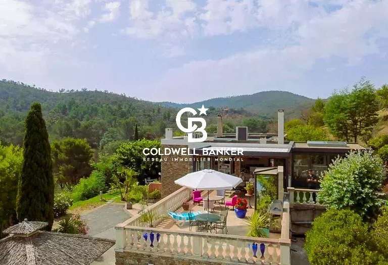 Villa Bormes-les-Mimosas - 9 bedrooms - 367m²