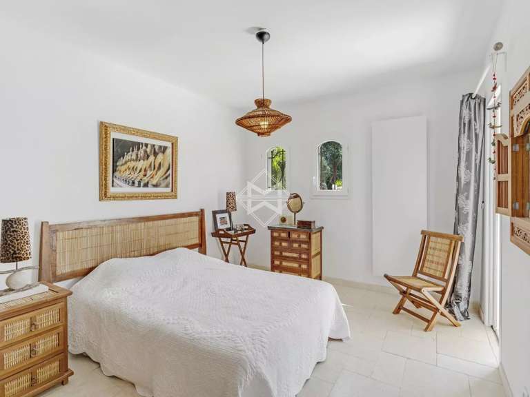 Villa Bormes-les-Mimosas - 5 bedrooms - 325m²