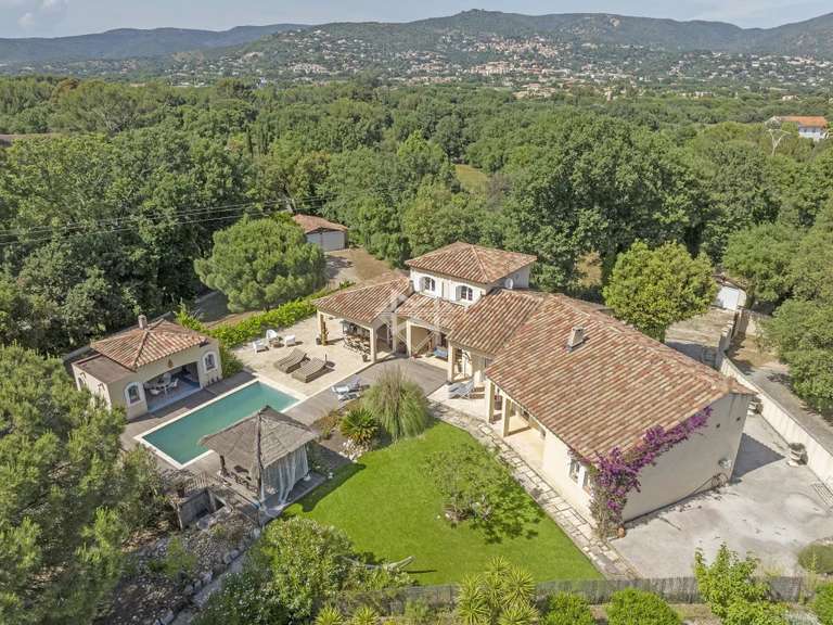 Villa Bormes-les-Mimosas - 5 bedrooms - 325m²