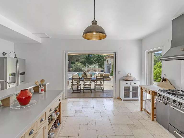 Villa Bormes-les-Mimosas - 5 bedrooms - 325m²