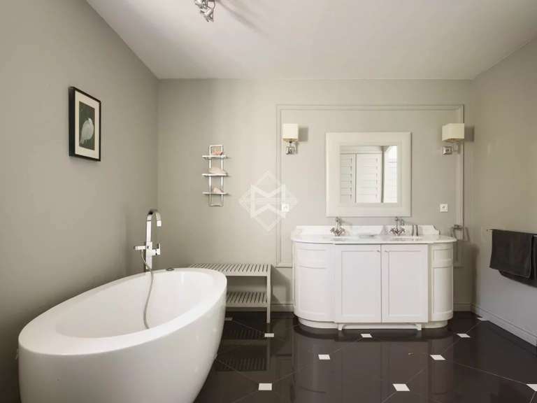 Villa Bormes-les-Mimosas - 9 bedrooms - 482m²