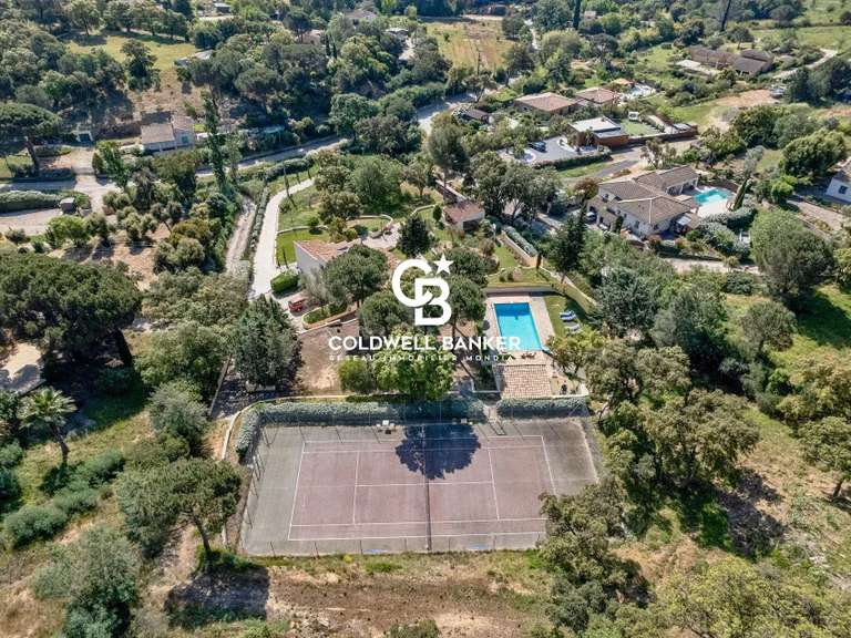 Villa Bormes-les-Mimosas - 6 bedrooms - 239m²