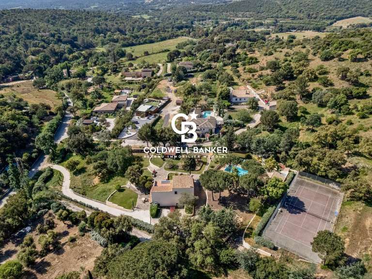 Villa Bormes-les-Mimosas - 6 bedrooms - 239m²