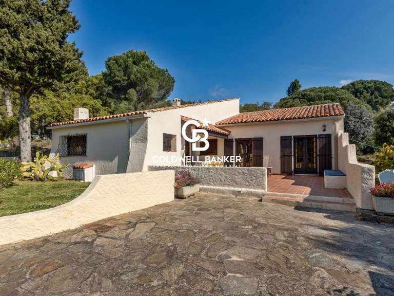Villa Bormes-les-Mimosas - 6 bedrooms - 239m²