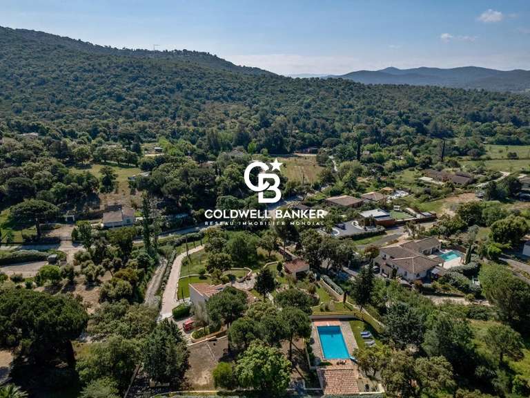 Villa Bormes-les-Mimosas - 6 bedrooms - 239m²