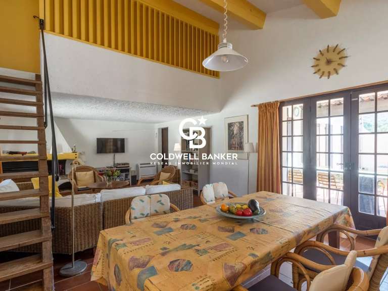 Villa Bormes-les-Mimosas - 6 bedrooms - 239m²