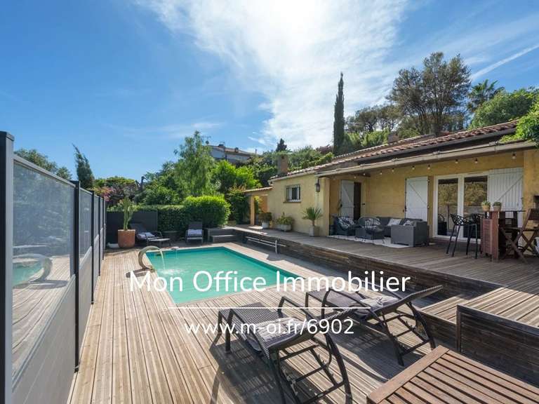 Villa Bormes-les-Mimosas - 4 chambres - 138m²
