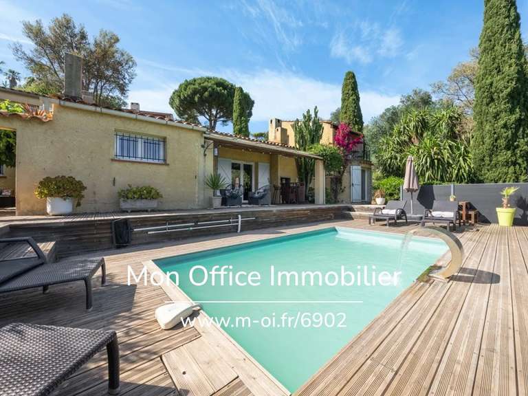 Villa Bormes-les-Mimosas - 4 chambres - 138m²