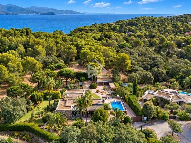 Villa Bormes-les-Mimosas - 5 chambres - 250m²