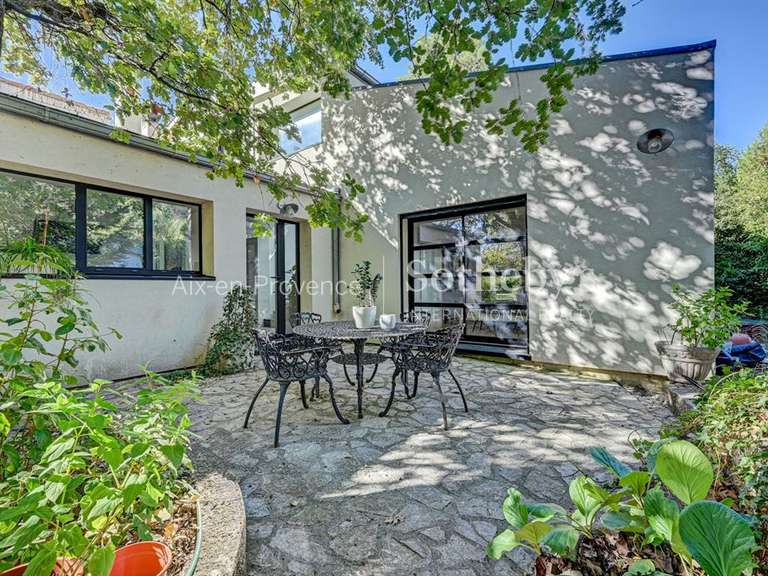 Maison Bouc-Bel-Air - 3 chambres - 230m²