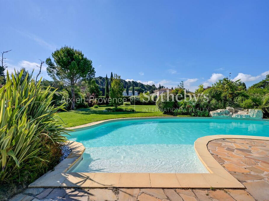 House Bouc-Bel-Air