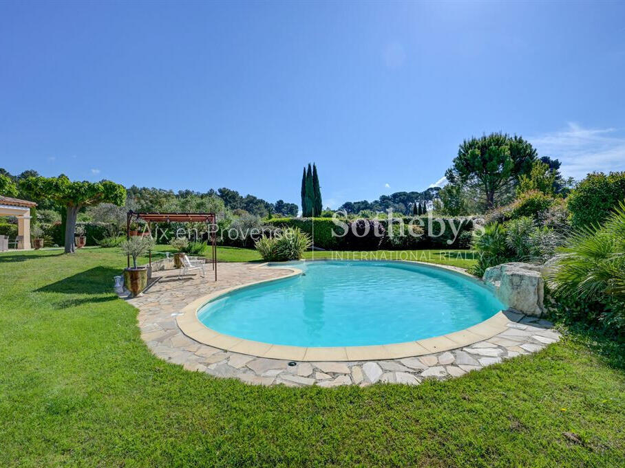 House Bouc-Bel-Air