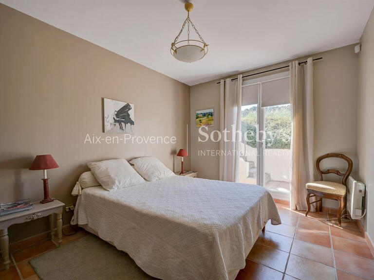 Maison Bouc-Bel-Air - 7 chambres - 386m²