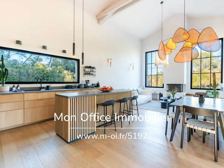 Maison Bouc-Bel-Air - 6 chambres - 215m²