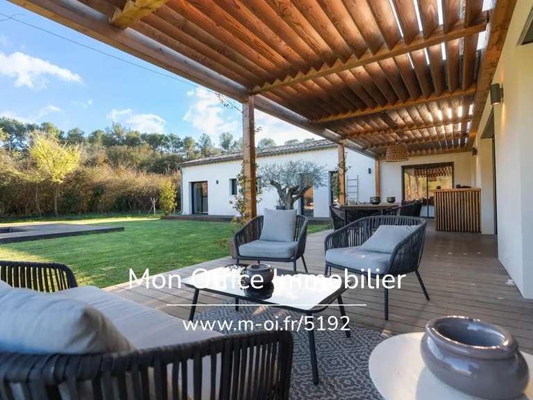 Maison Bouc-Bel-Air - 6 chambres - 215m²