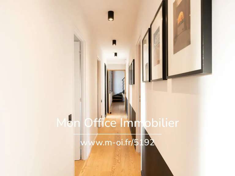 Maison Bouc-Bel-Air - 6 chambres - 215m²
