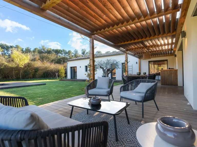 Maison Bouc-Bel-Air - 6 chambres - 215m²